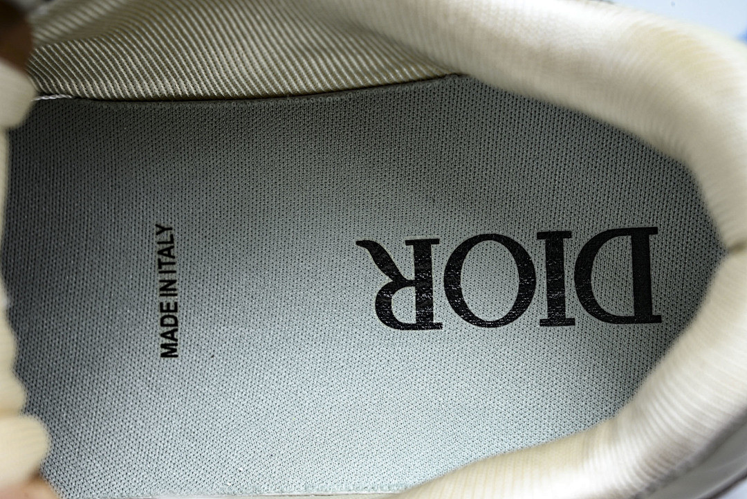 D10r SNEAKERS