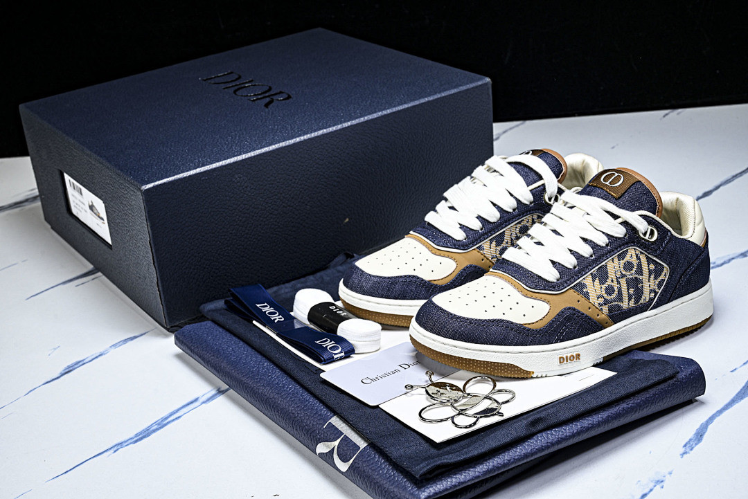 D10r SNEAKERS