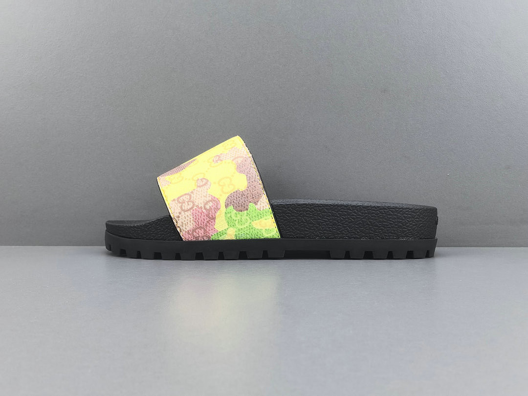GUC LEATHER SLIDE
