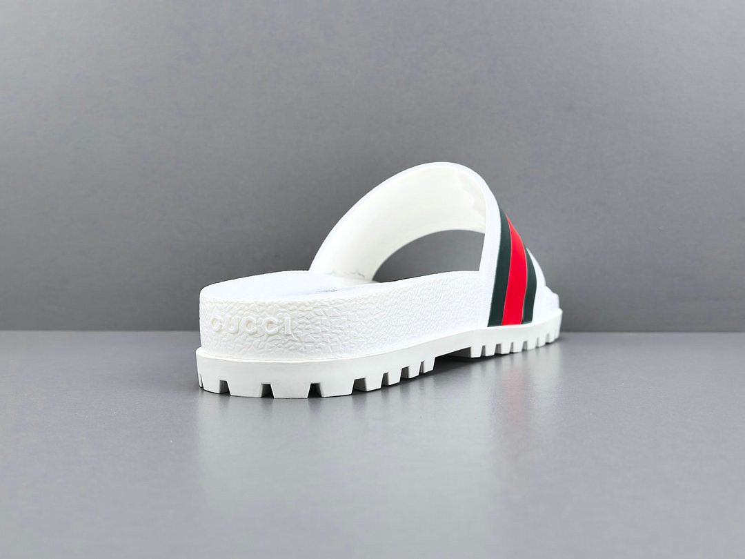 GUC LEATHER SLIDE
