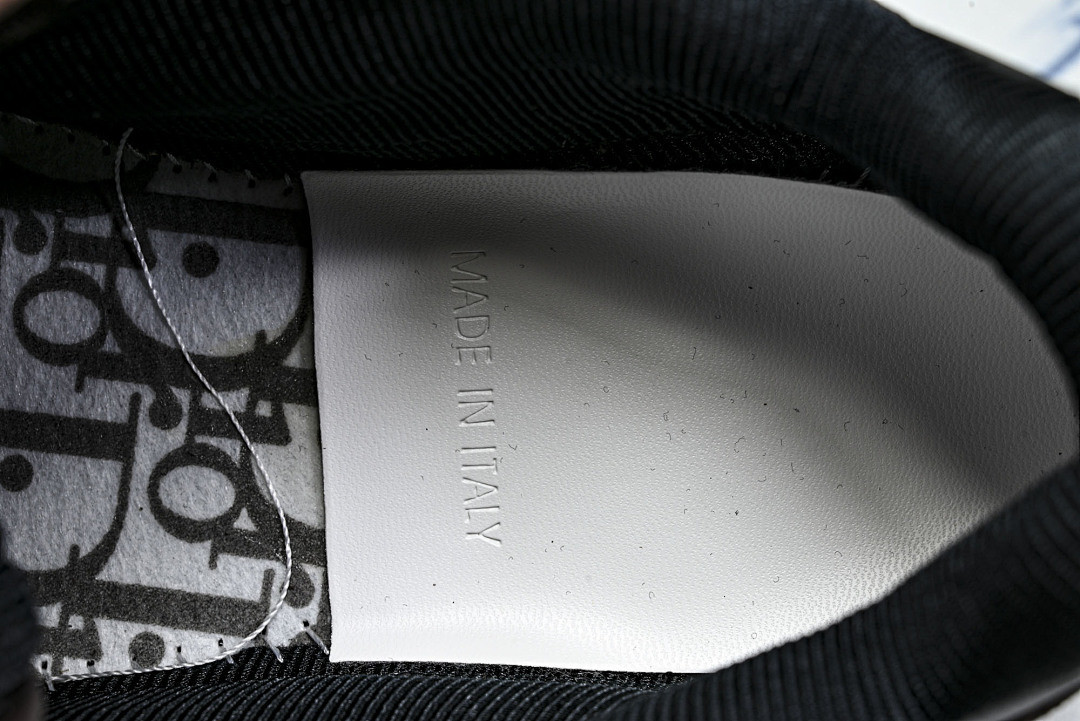 D10r SNEAKERS