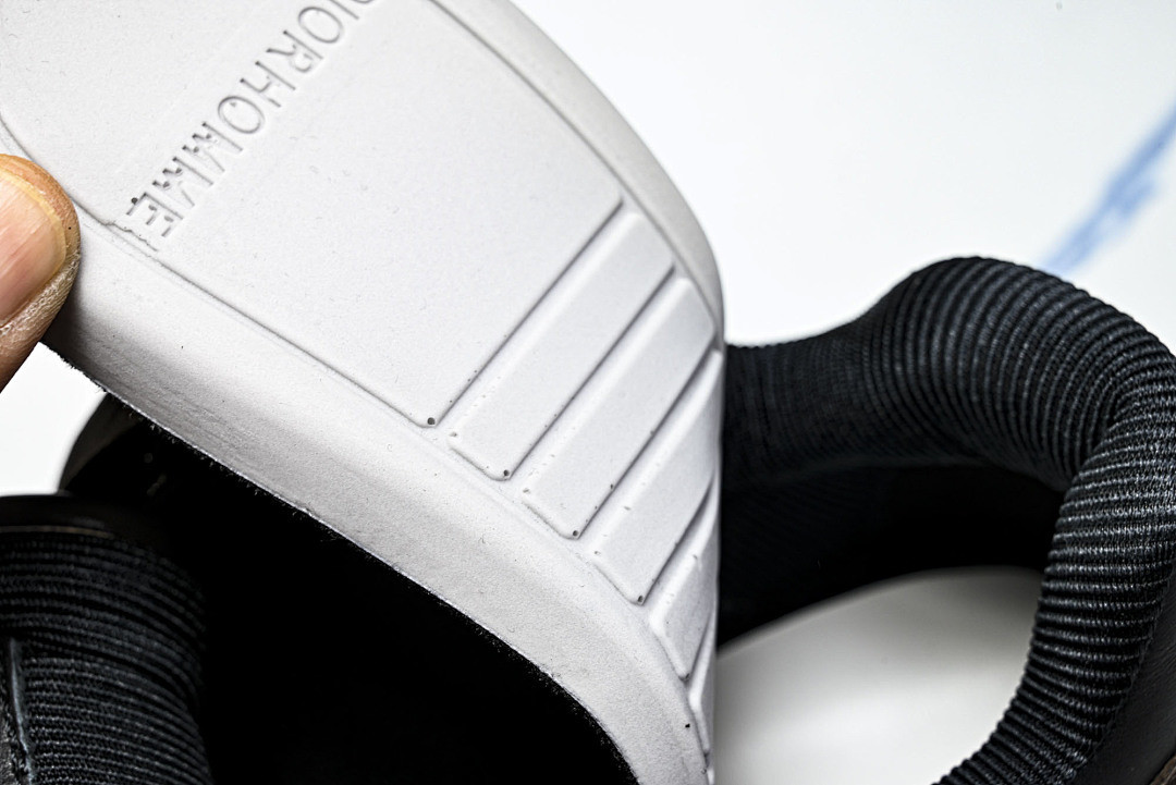 D10r SNEAKERS
