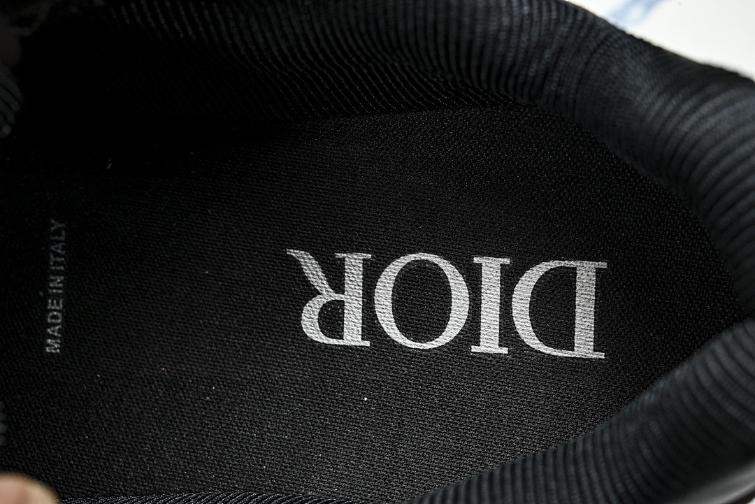 D10r SNEAKERS