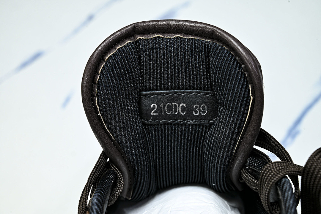 D10r SNEAKERS