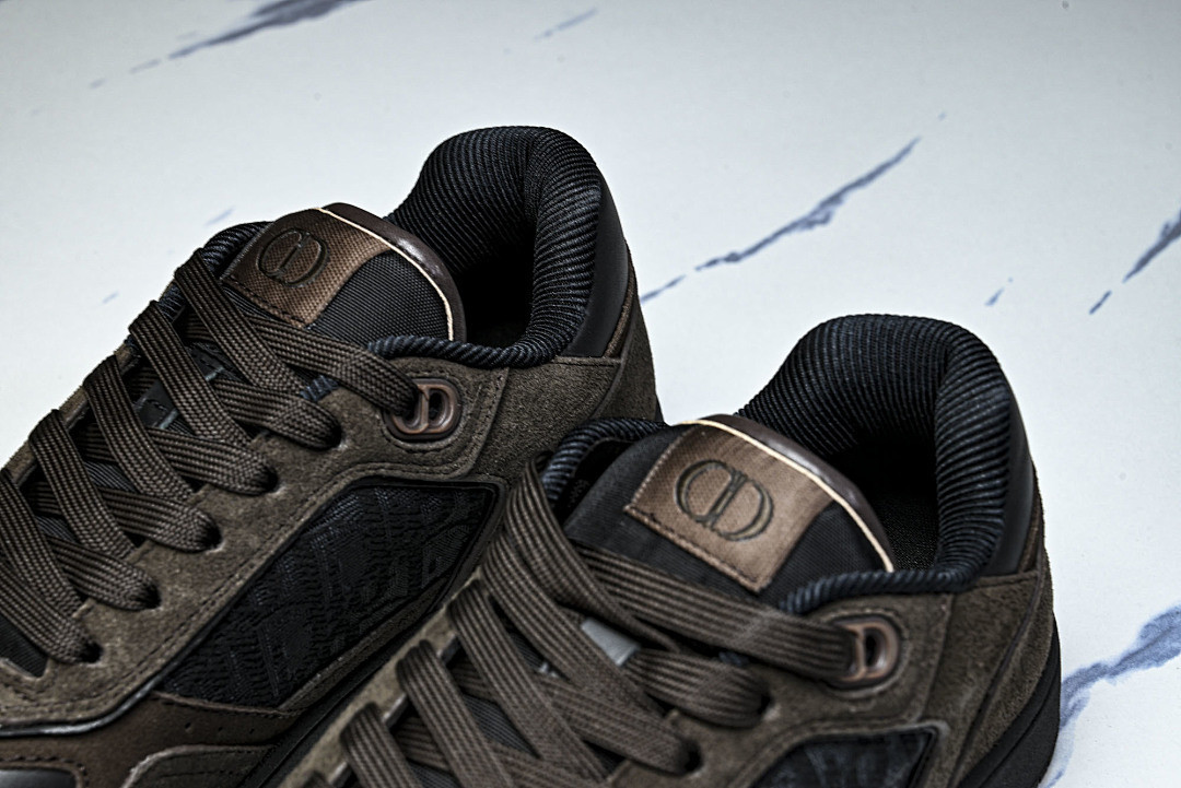 D10r SNEAKERS