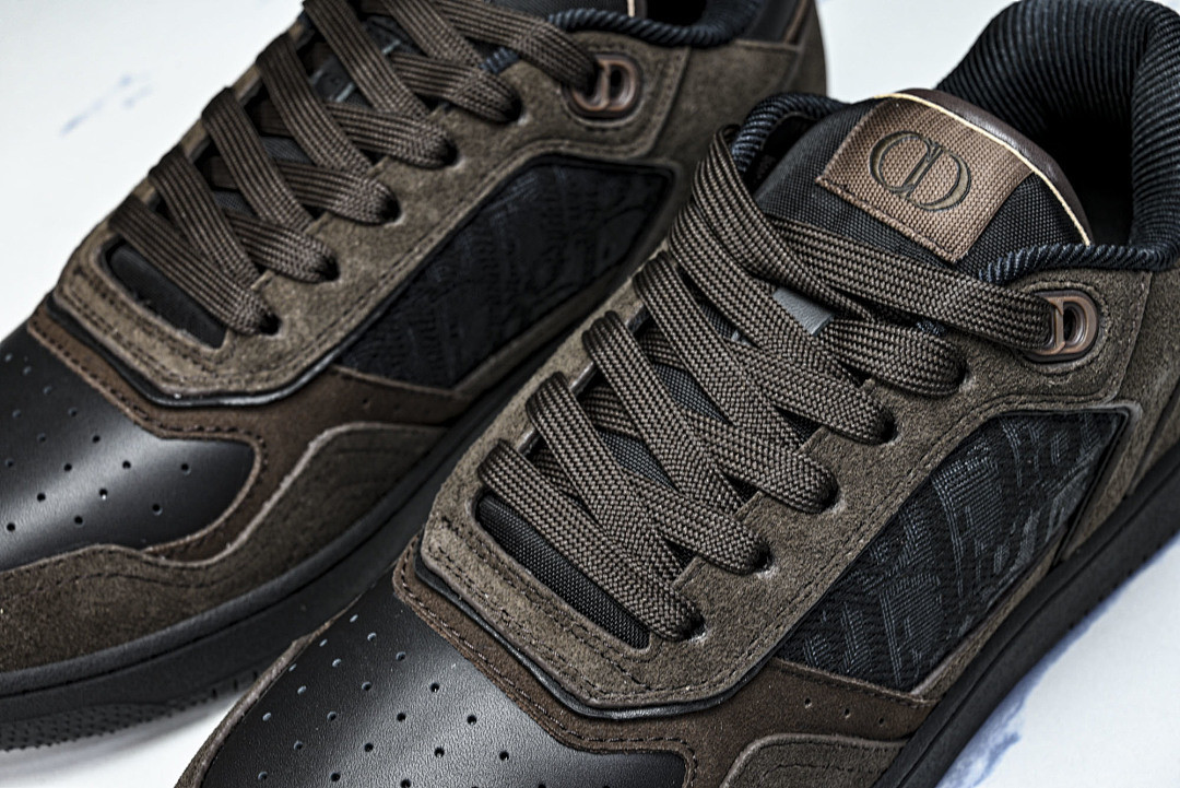 D10r SNEAKERS
