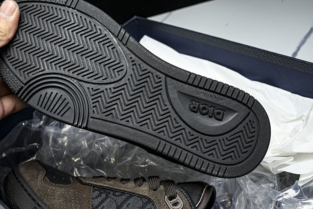 D10r SNEAKERS