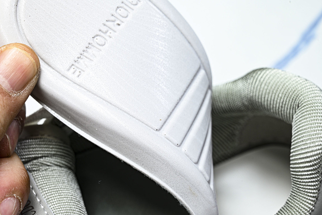 D10r SNEAKERS
