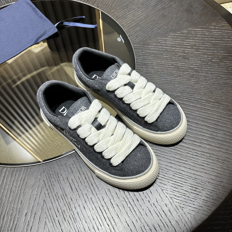 DR B33 SNEAKER