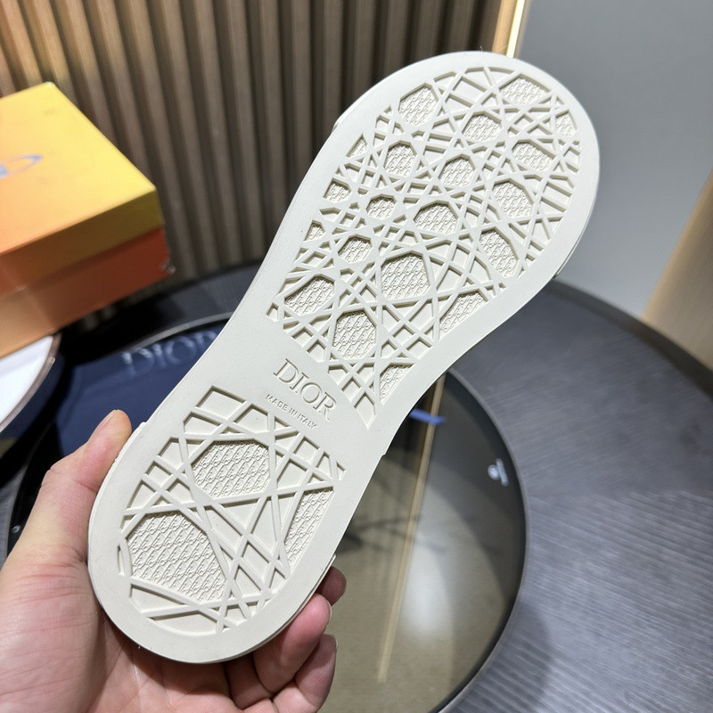 DR B33 SNEAKER