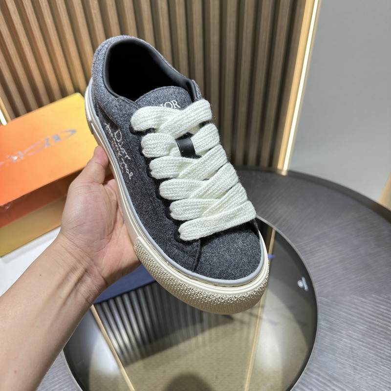 DR B33 SNEAKER