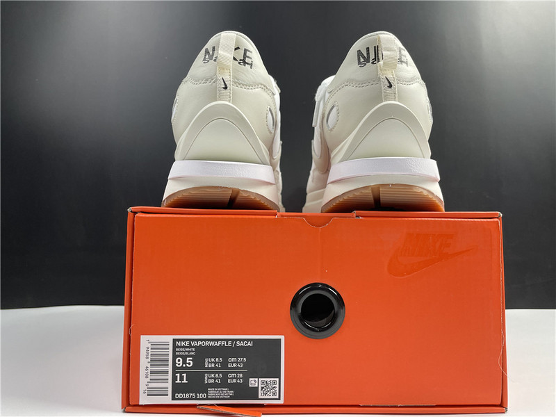 SACAI X NIKE VAPORWAFFLE DD1875-100