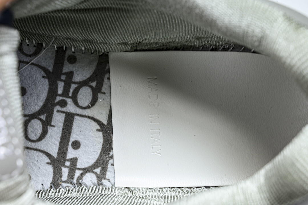 D10r SNEAKERS