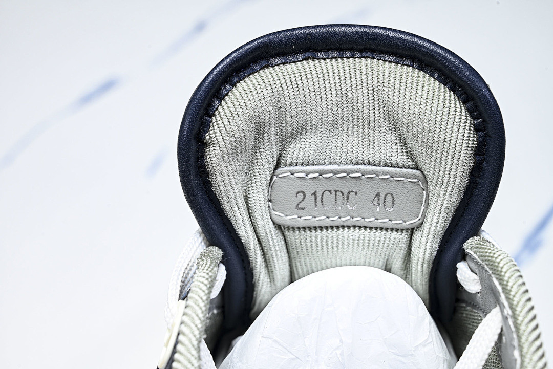 D10r SNEAKERS