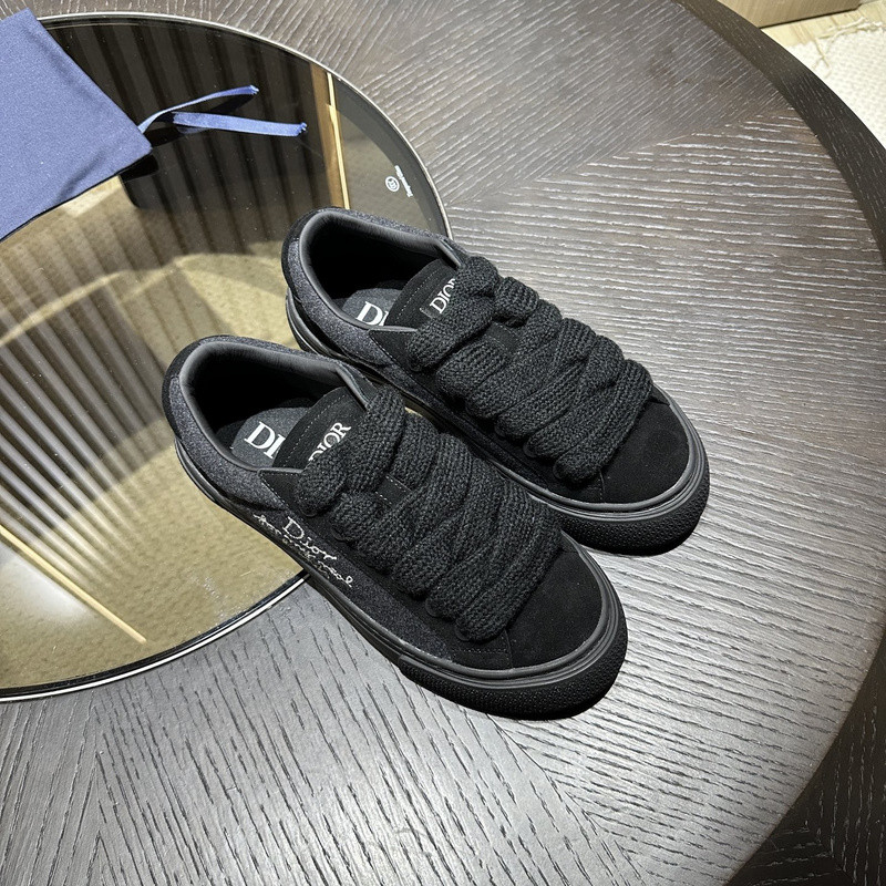 DR B33 SNEAKER