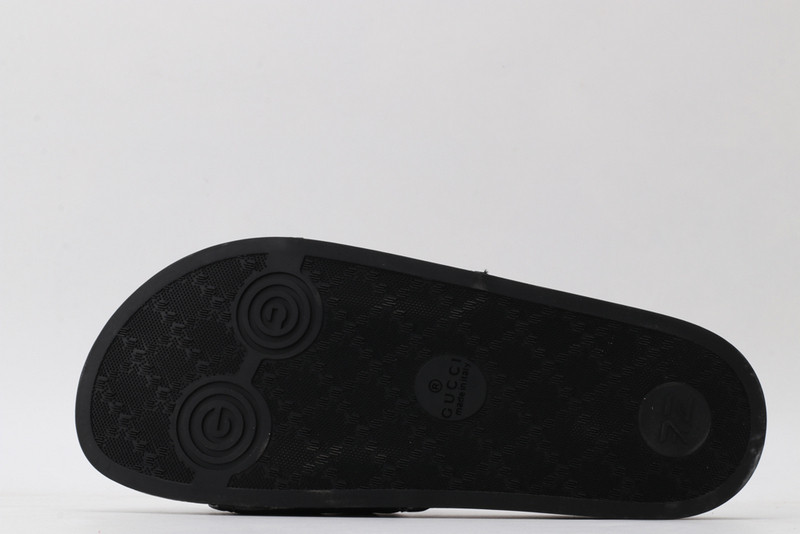GUC LEATHER SLIDE