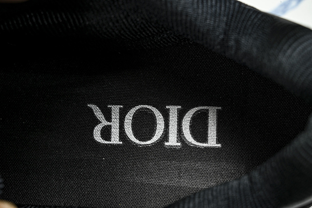D10r SNEAKERS