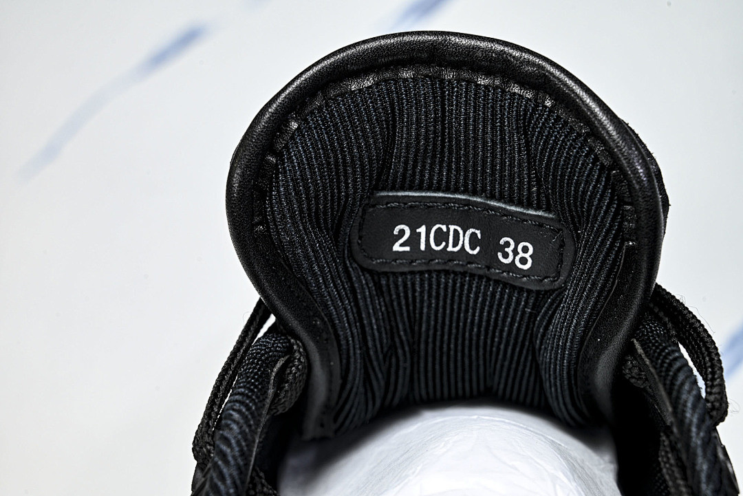 D10r SNEAKERS
