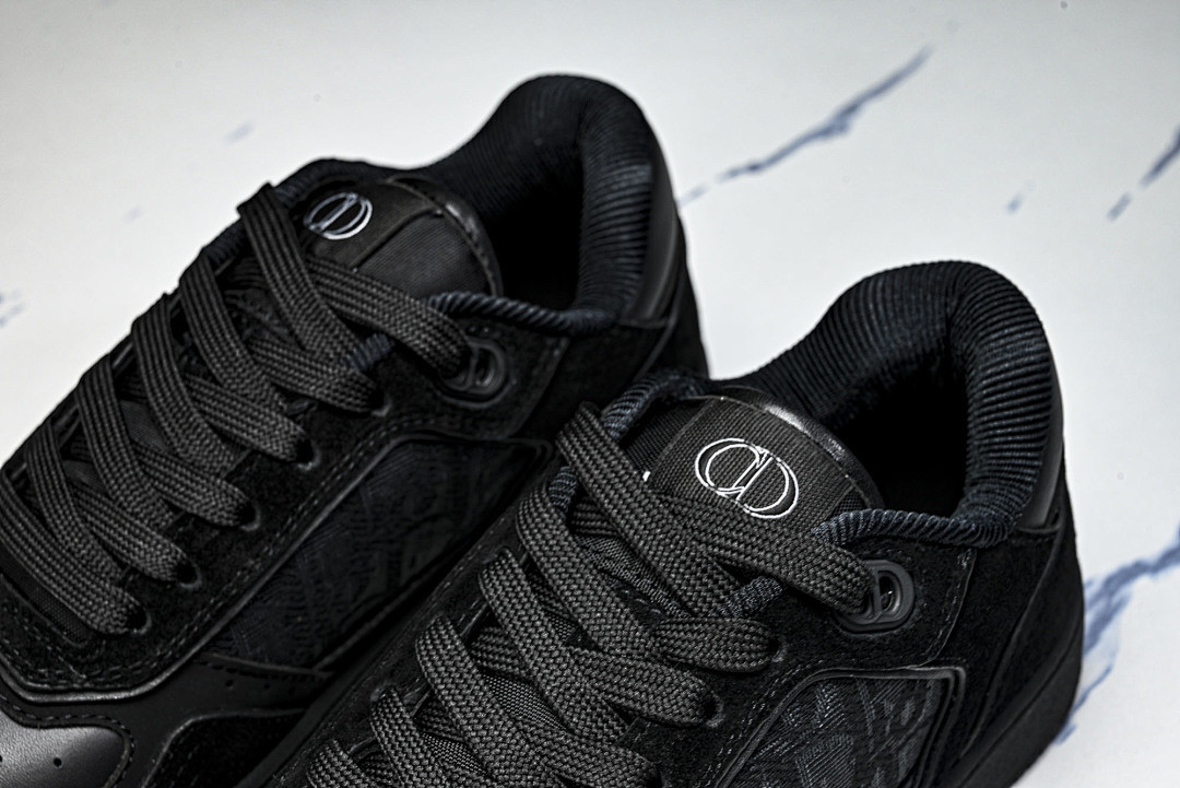 D10r SNEAKERS