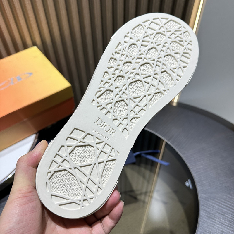 DR B33 SNEAKER