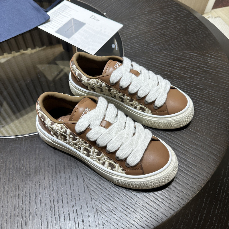 DR B33 SNEAKER