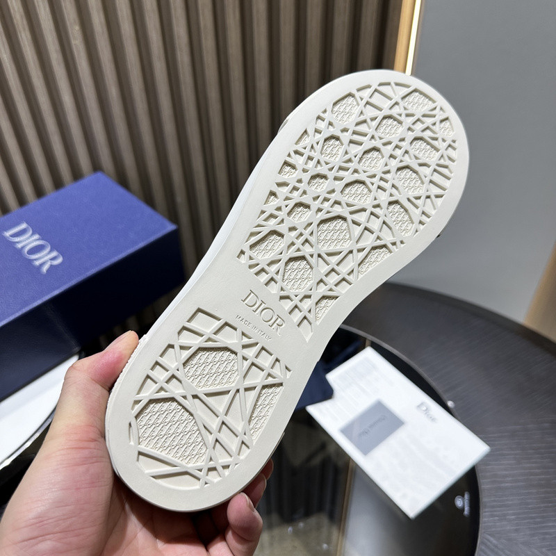DR B33 SNEAKER