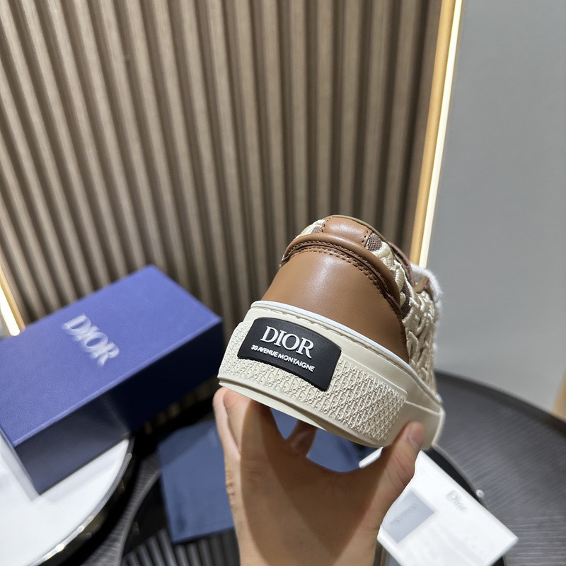 DR B33 SNEAKER