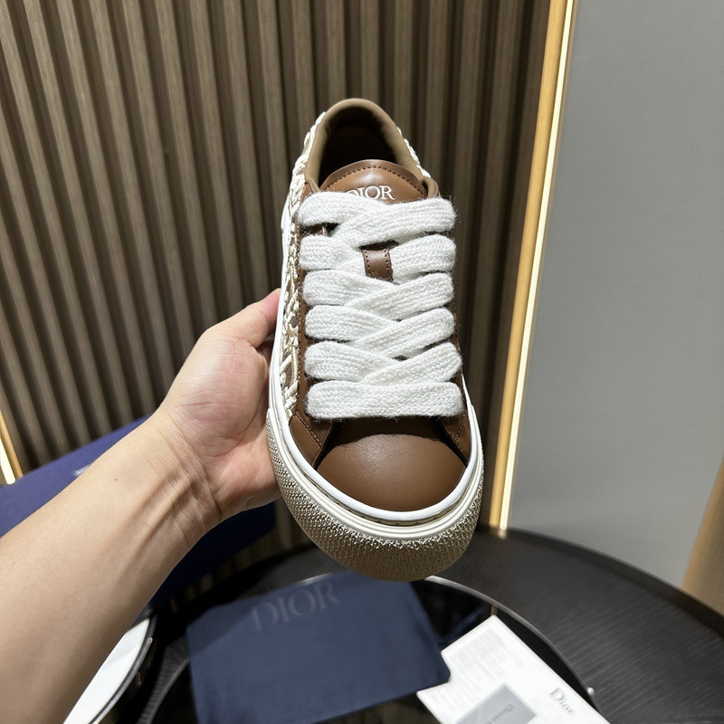 DR B33 SNEAKER