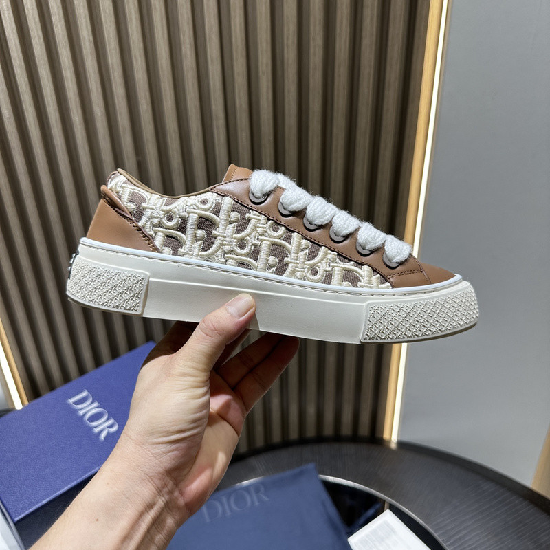 DR B33 SNEAKER