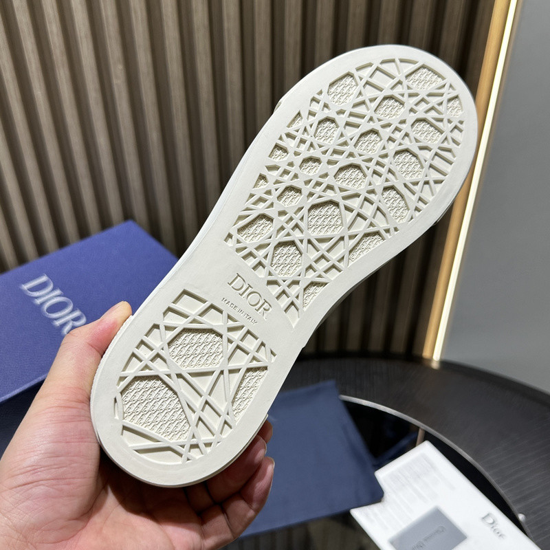 DR B33 SNEAKER