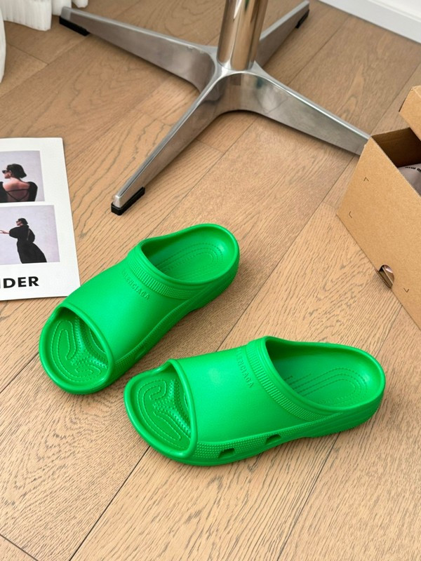 Ba1en*iaga SLIDES