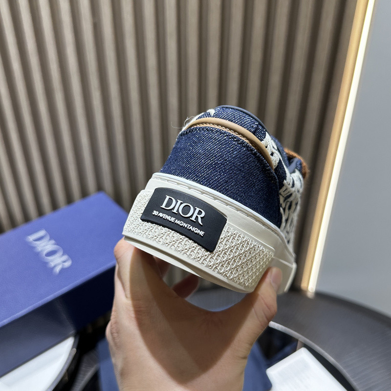 DR B33 SNEAKER