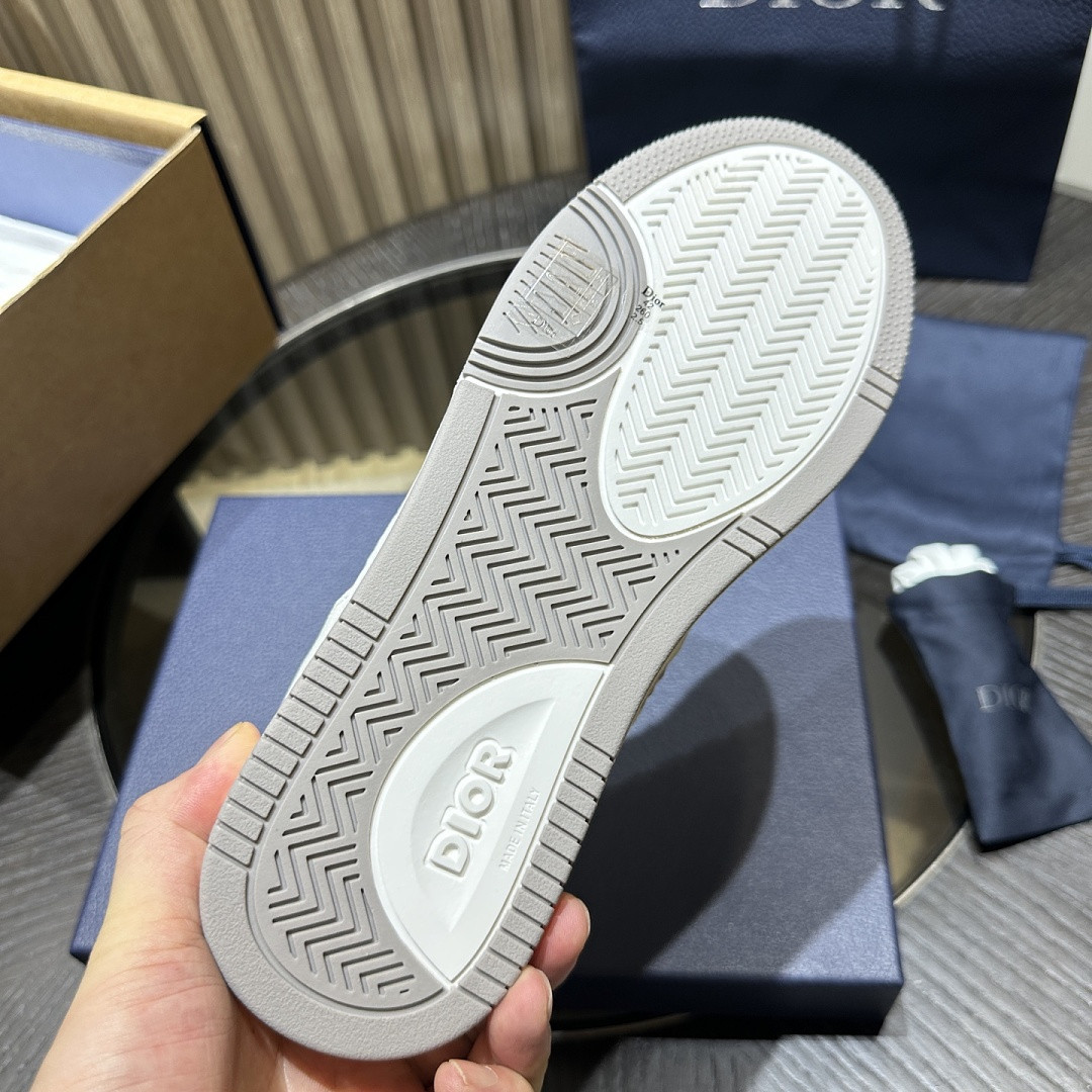 D10r SNEAKERS