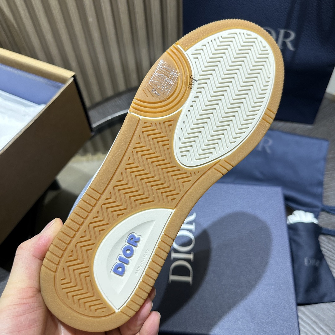 D10r SNEAKERS