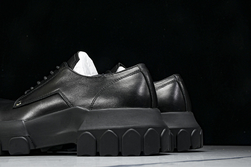 RICK 0WENS SNEAKERS
