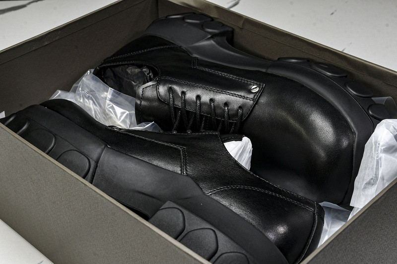 RICK 0WENS SNEAKERS
