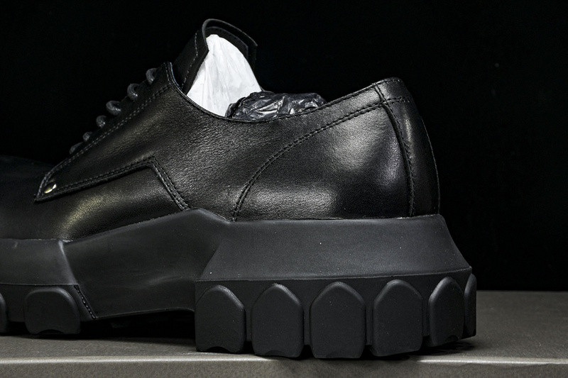 RICK 0WENS SNEAKERS