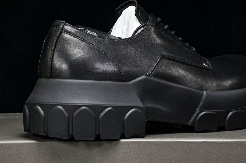 RICK 0WENS SNEAKERS