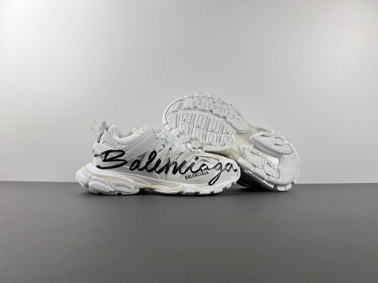 BALENCIAGA TRACK 542436 WTRHW 1090