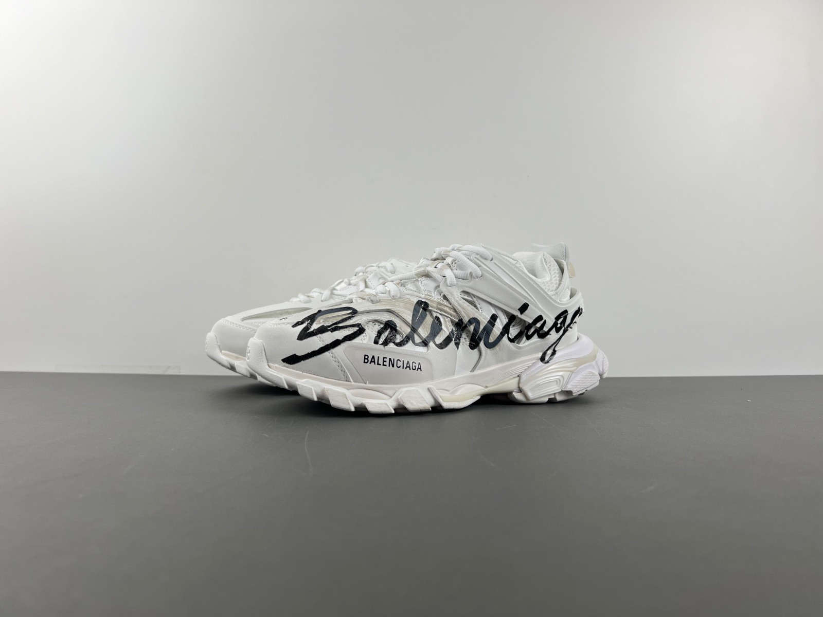 BALENCIAGA TRACK 542436 WTRHW 1090