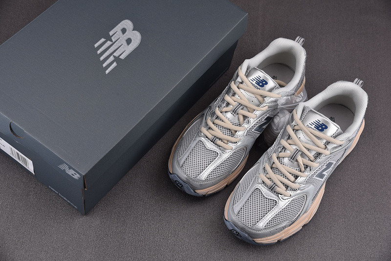 New Balance 530