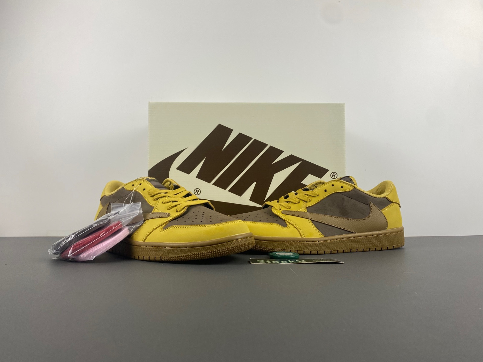 Travis Scott x Air Jordan DM7866-665