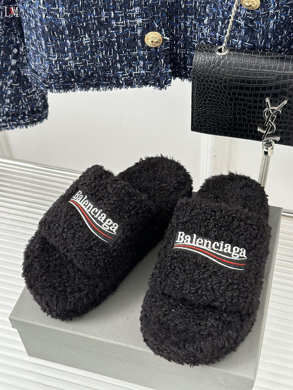 BALENCIAGA SLIDES