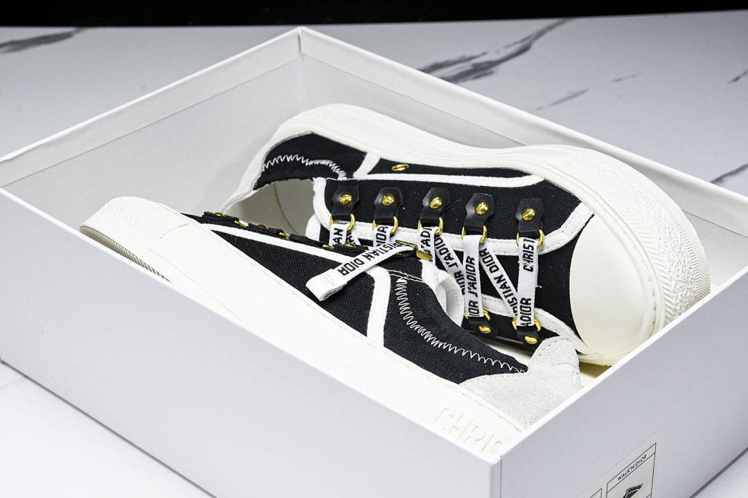 B23 OBLIQUE LOW SNEAKERS