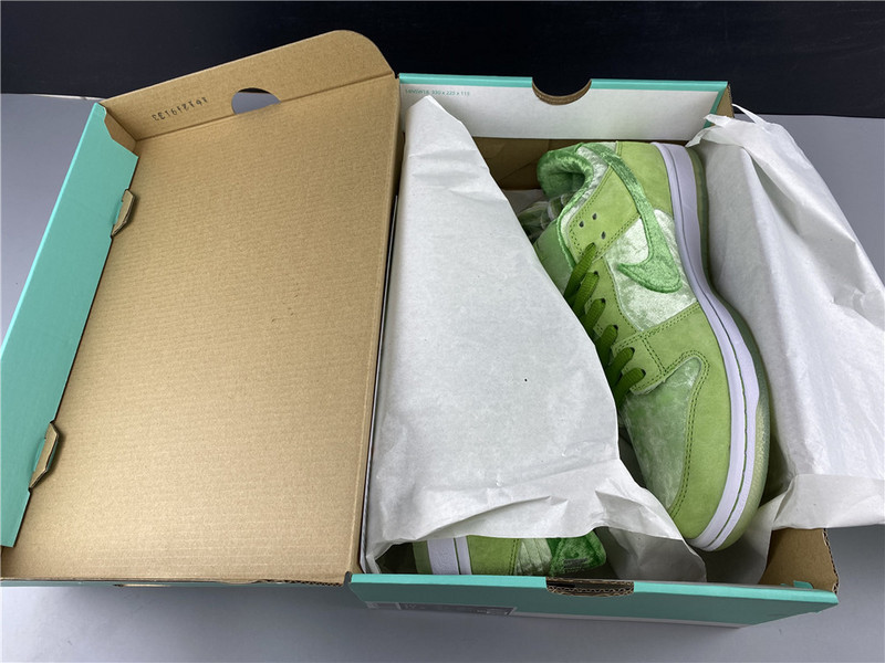 Nike SB Dunk Low PRO QS StrangeLove Skateboards CT2552-300