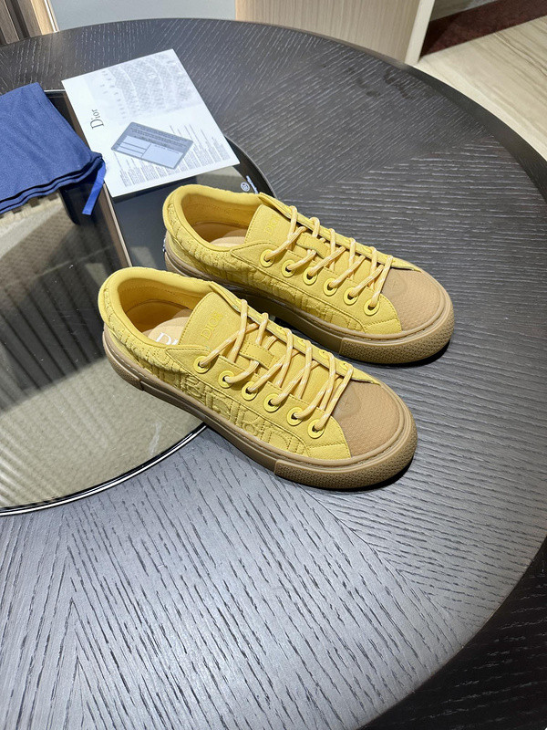 DR B33 SNEAKER