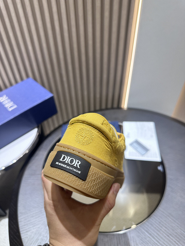 DR B33 SNEAKER