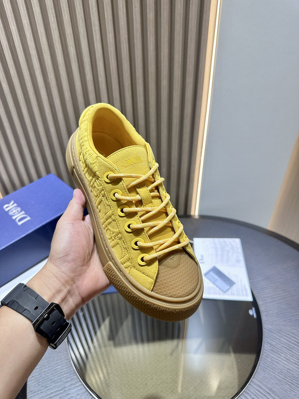 DR B33 SNEAKER