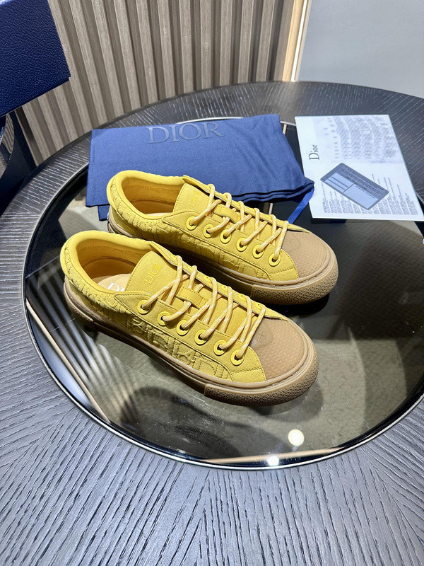 DR B33 SNEAKER