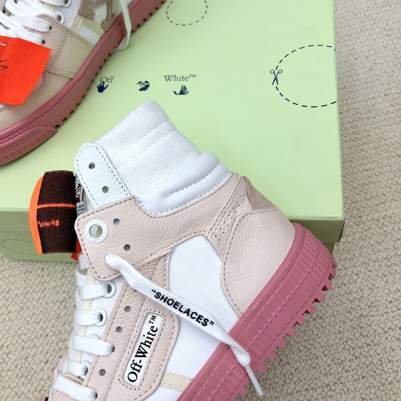 Off-White c/o Virgil Abloh